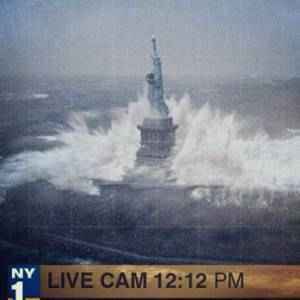 lady liberty fake hurricane a p 300x3002 Wind Power – ‘When Nature Gets Angry’   The Worst Natural Disasters Caused By Wind