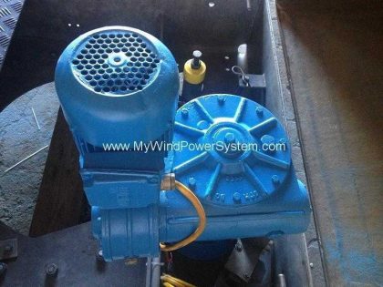 lagerwey lw18 80 refurbished yaw motor b 420x315 LAGERWEY LW18 80 Refurbed