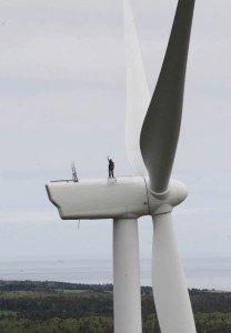 wind turbine 208x3001 Health Study   No Link to Wind Turbine Noise and Health Effects