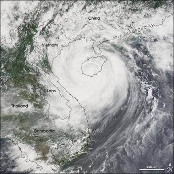 damrey_tmo_26sep052 damrey tmo 26sep0523 Wind Power – ‘When Nature Gets Angry’ The Worst Natural Disasters Caused By Wind