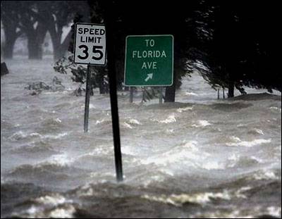 Florida Avenue Sign during Hurricane Katrina hurricane katrina 43 Wind Power – ‘When Nature Gets Angry’ The Worst Natural Disasters Caused By Wind