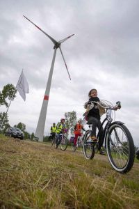 WaseWind Beveren open day kids ride their bikes to visit the turbine 200x300 Global Wind Day Events